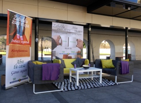 Etxebizitza hutsak bereganatzeko kanpaina Eibarren