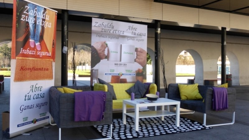 Etxebizitza hutsak bereganatzeko kanpaina Eibarren