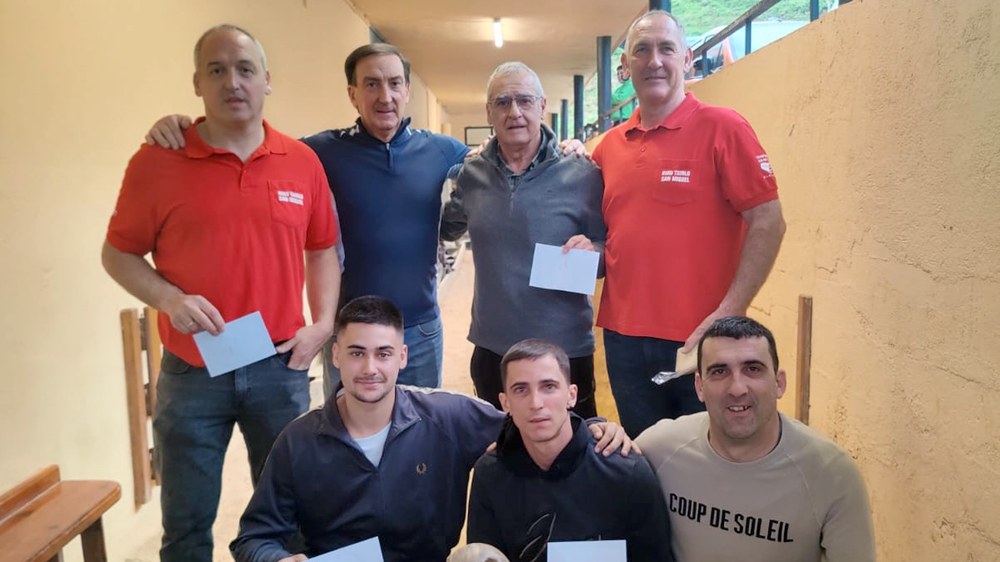 Etxeko hiru bolari sei saritutakoen artean Asola Berriko tiraldian