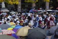 Euri-zaparrada artean ospatu dugu aurten San Andres eguna