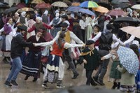 Euri-zaparrada artean ospatu dugu aurten San Andres eguna