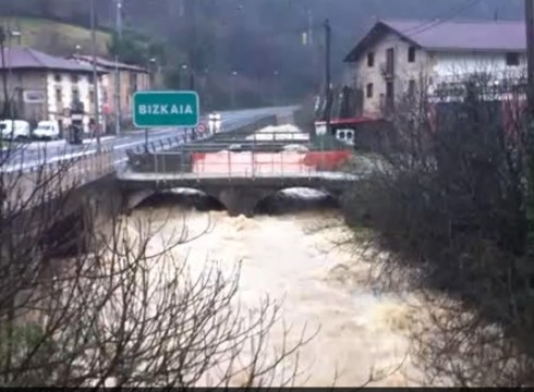 Euriak eta haizeak hainbat kalte eragin dituzte