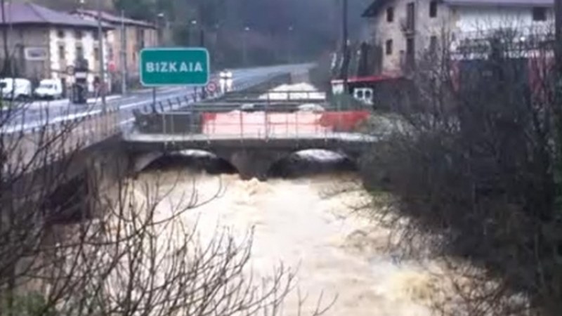 Euriak eta haizeak hainbat kalte eragin dituzte