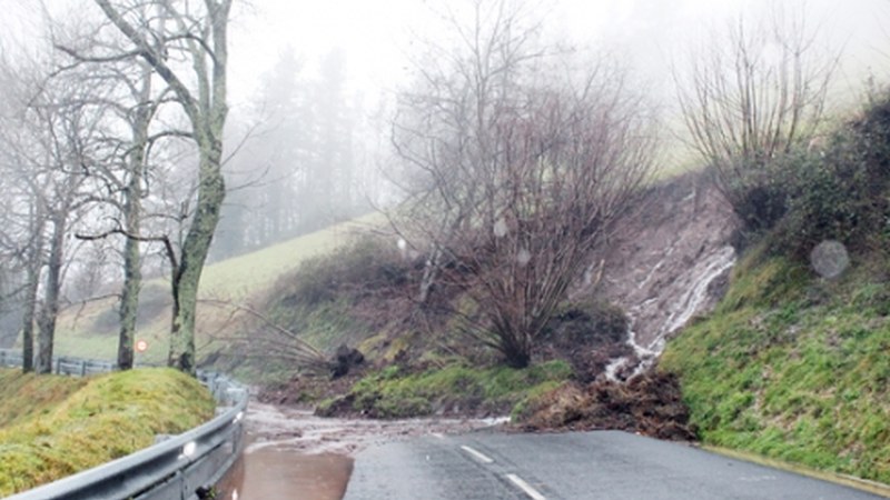 Euriak hainbat arazo eragin ditu asteburuan