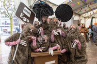 Euriari irri eginez, kolorez blai ospatu genuen Aratoste Zapatua