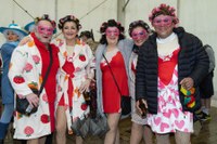 Euriari irri eginez, kolorez blai ospatu genuen Aratoste Zapatua