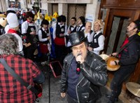 Euriari irri eginez, kolorez blai ospatu genuen Aratoste Zapatua