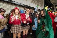 Euriari irri eginez, kolorez blai ospatu genuen Aratoste Zapatua