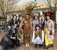 Euriari irri eginez, kolorez blai ospatu genuen Aratoste Zapatua