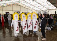 Euriari irri eginez, kolorez blai ospatu genuen Aratoste Zapatua