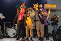 Euriari irri eginez, kolorez blai ospatu genuen Aratoste Zapatua