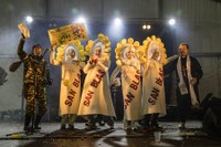 Euriari irri eginez, kolorez blai ospatu genuen Aratoste Zapatua