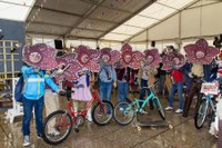 Euriari irri eginez, kolorez blai ospatu genuen Aratoste Zapatua