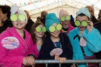 Euriari irri eginez, kolorez blai ospatu genuen Aratoste Zapatua