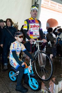 Euriari irri eginez, kolorez blai ospatu genuen Aratoste Zapatua