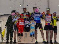 Euriari irri eginez, kolorez blai ospatu genuen Aratoste Zapatua