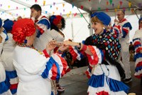 Euriari irri eginez, kolorez blai ospatu genuen Aratoste Zapatua