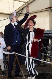 Euriari irri eginez, kolorez blai ospatu genuen Aratoste Zapatua