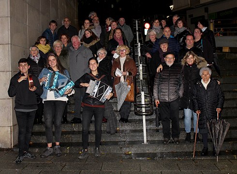 Euripean, baina umoretsu, ospatu zuten atzo Gaztaiñerre AEK euskaltegikoek eta lagunek