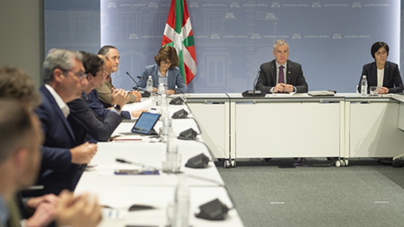 Euskadiko “egoera larria” dela eta, Iñigo Urkullu lehendakariak ez du baztertzen murrizketa gogorragoak ezarri behar izatea
