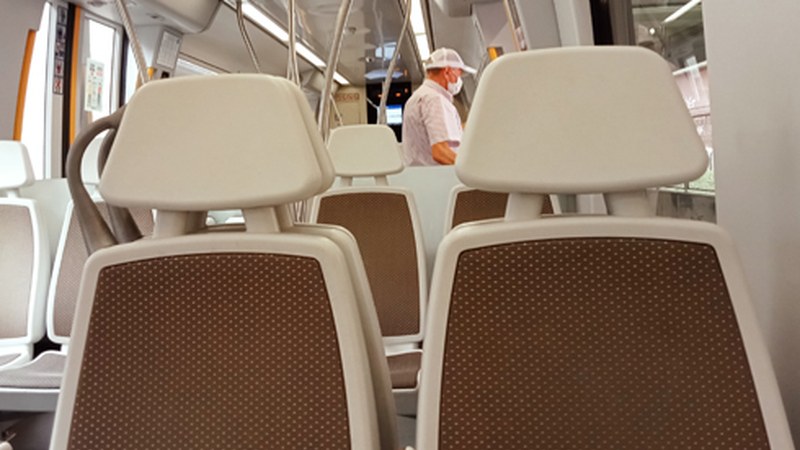 Euskadiko garraio publikoak %50eko deskontua izango du irailaren 1etik aurrera