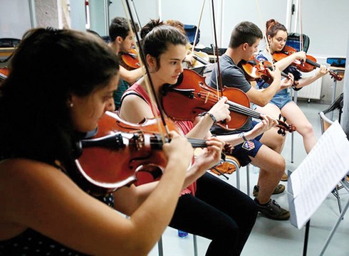 Euskadiko Ikasleen Orkestrak Eibarren prestatzen dihardu udako kontzertuak