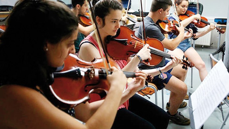 Euskadiko Ikasleen Orkestrak Eibarren prestatzen dihardu udako kontzertuak