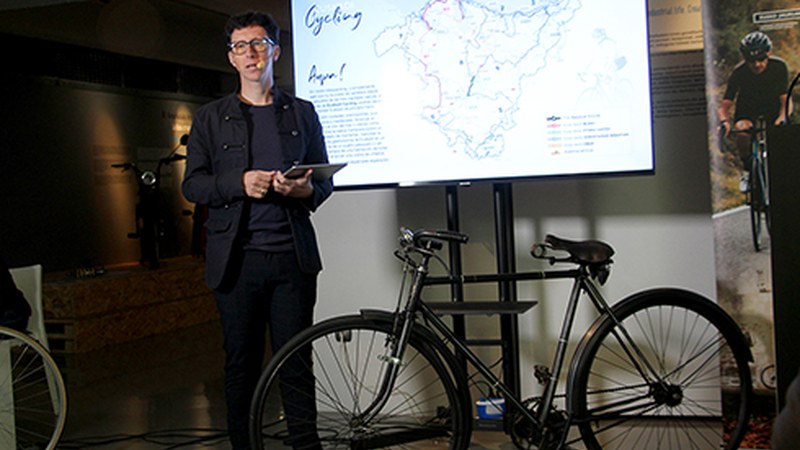 Euskadiko Zikloturismo Estrategia eta ibilbide berriak aurkeztu dituzte gaur goizean Armagintzaren Museoan