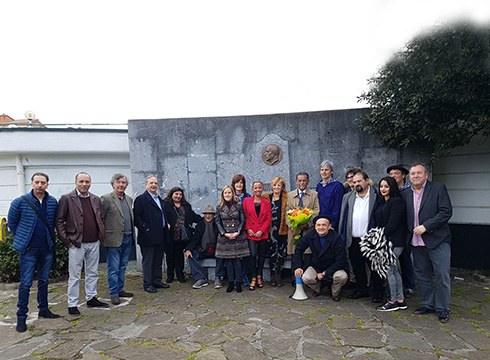 Euskal ijitoek Ignacio Zuloaga omendu zuten Zumaian, Ijito Herriaren Nazioarteko Egunean