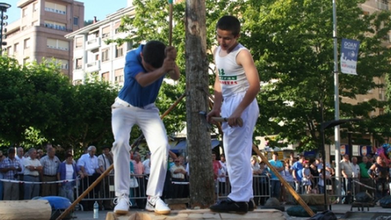 Euskal Jaialdia gaur 19.30etatik aurrera Untzagan