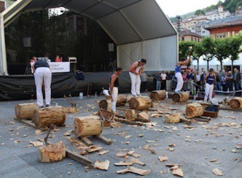 Euskal Jaialdiak herri-kirolen aberastasuna erakutsiko du domeka arratsaldean