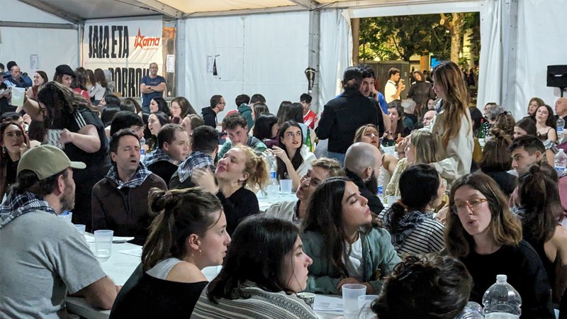 Euskal Jaiko bazkarirako eta kantu afarirako txartelak salgai daude gaurtik aurrera