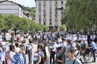 Euskal Jaiko dantza jaialdi ikusgarria hartu zuen atzo eguerdian Untzagak