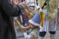 Euskal Jaiko dantza jaialdi ikusgarria hartu zuen atzo eguerdian Untzagak
