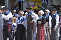 Euskal Jaiko dantza jaialdi ikusgarria hartu zuen atzo eguerdian Untzagak
