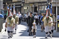 Euskal Jaiko dantza jaialdi ikusgarria hartu zuen atzo eguerdian Untzagak