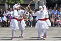 Euskal Jaiko dantza jaialdi ikusgarria hartu zuen atzo eguerdian Untzagak