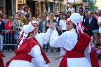 Euskal Jaiko dantza jaialdi ikusgarria hartu zuen atzo eguerdian Untzagak