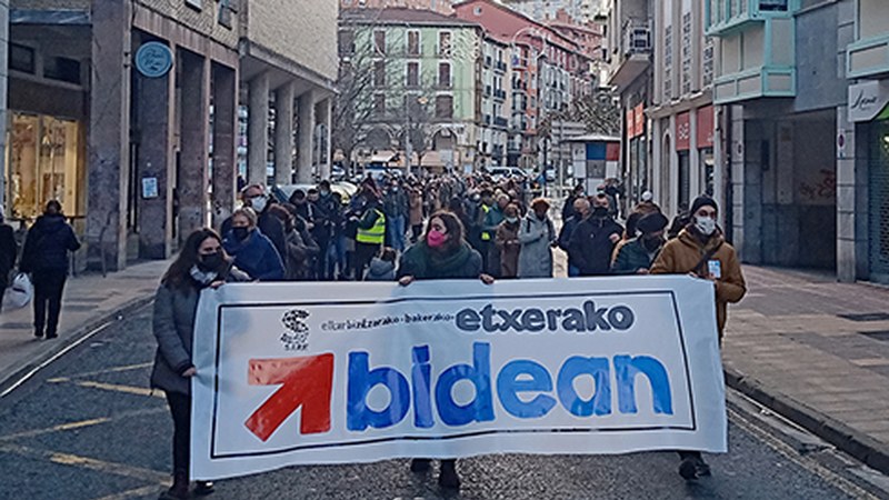 Euskal presoen eskubideen aldeko urratsak emateko eskatu zen Eibarren ere