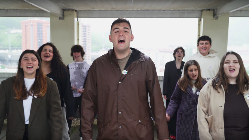 Euskaraldiko abestiaren Eibarko bertsioaren bideoklipa argitaratu dute