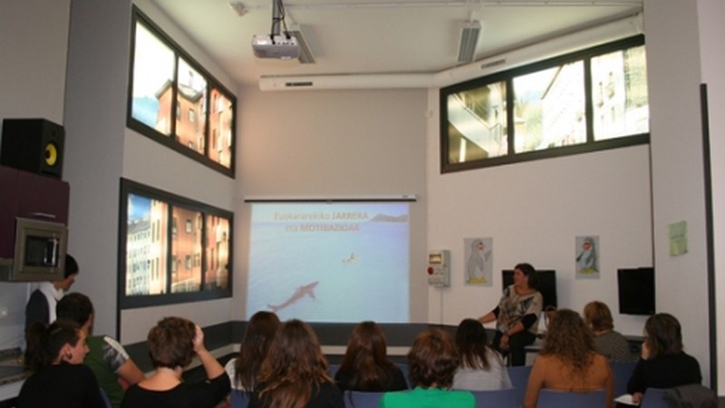 Euskararekiko jarrerak eta motibazioa lantzeko hitzaldia