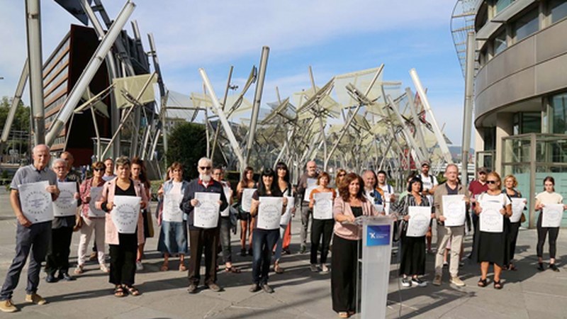 Euskararen aurkako oldarraldi judizialaren kontra, manifestaziora deitu du euskalgintzak azaroaren 4rako