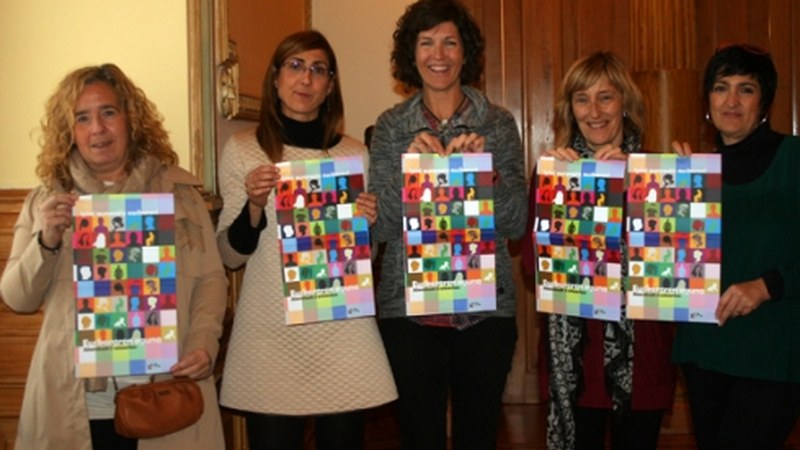 Euskararen Egunean jendearen argazkiekin mosaiko erraldoia osatuko da