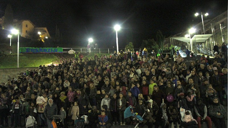 Euskararen Nazioarteko Egunaren argazki bilduma mediatekan ikusgai daukazue