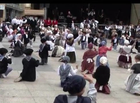 Euskeraren Egunerako prestatu duten egitaraua 11:00etan hasiko da Untzagan