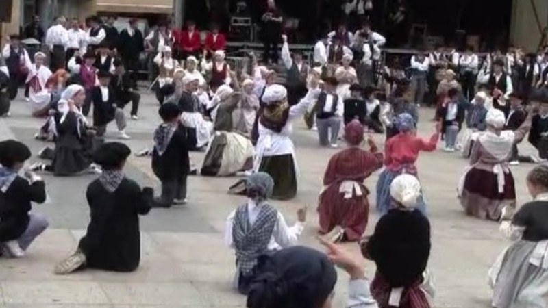 Euskeraren Egunerako prestatu duten egitaraua 11:00etan hasiko da Untzagan