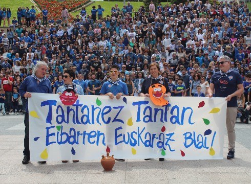 Euskeraren olatua iritsi bitartean euskeraren aldeko mezuak jaso eta bilduko ditu Eibarko euskalgintzak