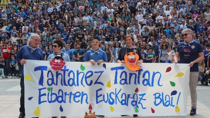 Euskeraren olatua iritsi bitartean euskeraren aldeko mezuak jaso eta bilduko ditu Eibarko euskalgintzak