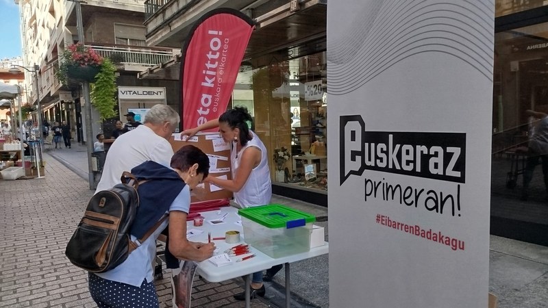 Euskeraz primeran! kanpaina Udako Aukeren Azokan da