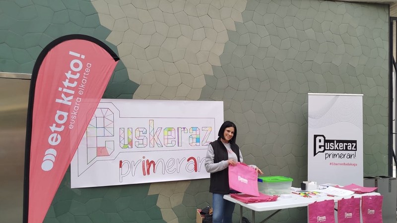 Euskeraz Primeran! merkealdien azokan